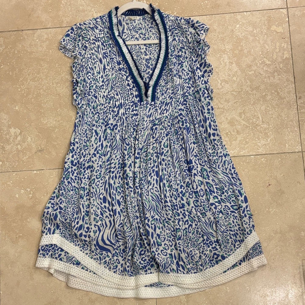 Blue and White Patterned poupette at Barths coverup